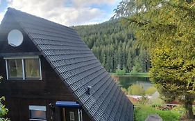 Haus Adler - Komplettes Ferienhaus am Badesee